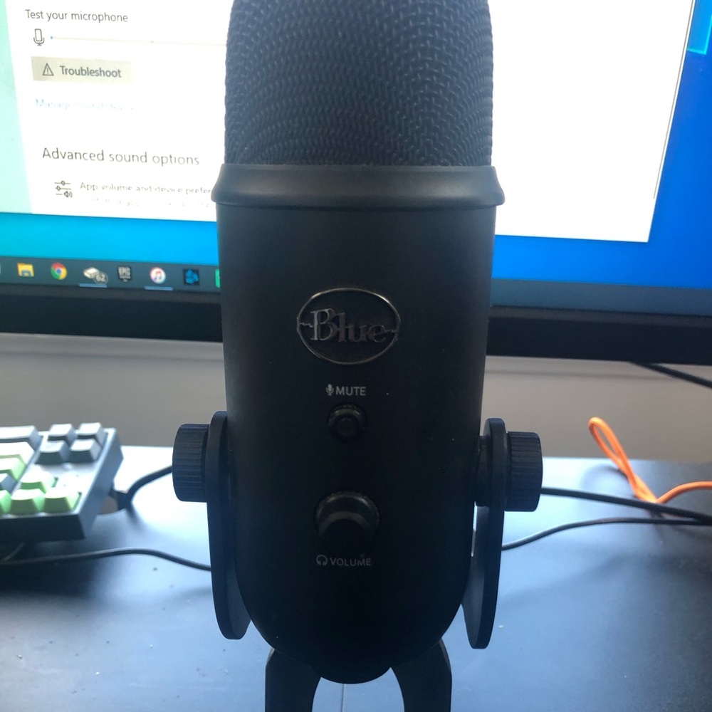 Blue Yeti USB Microphone (Black)